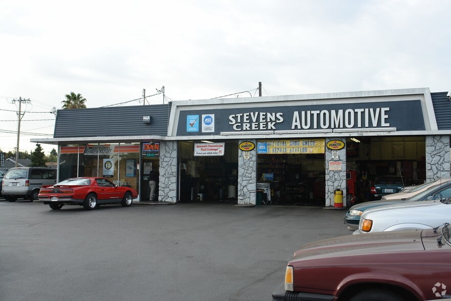 LEASED INVESTMENT/FUTURE REDEVELOPMENT portfolio of 2 properties for sale on LoopNet.com - Building Photo - Image 2 of 2