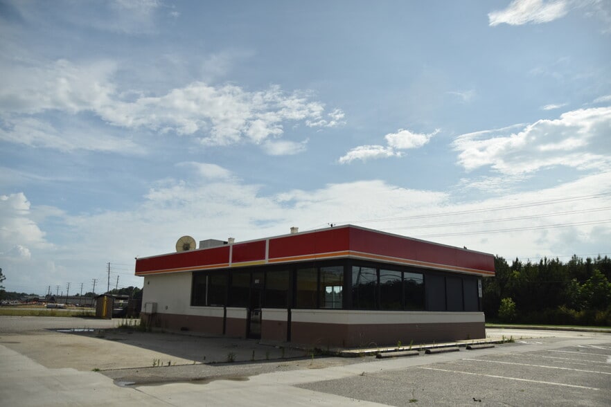 2606 N William St, Goldsboro, NC for lease - Building Photo - Image 1 of 5