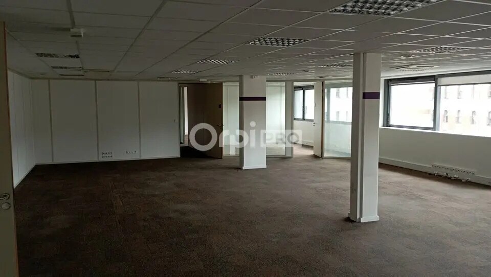 Location Bureaux 283 m² - Photo 1