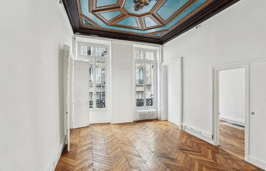 Office in Paris for lease - Interior Photo - Image 2 of 8