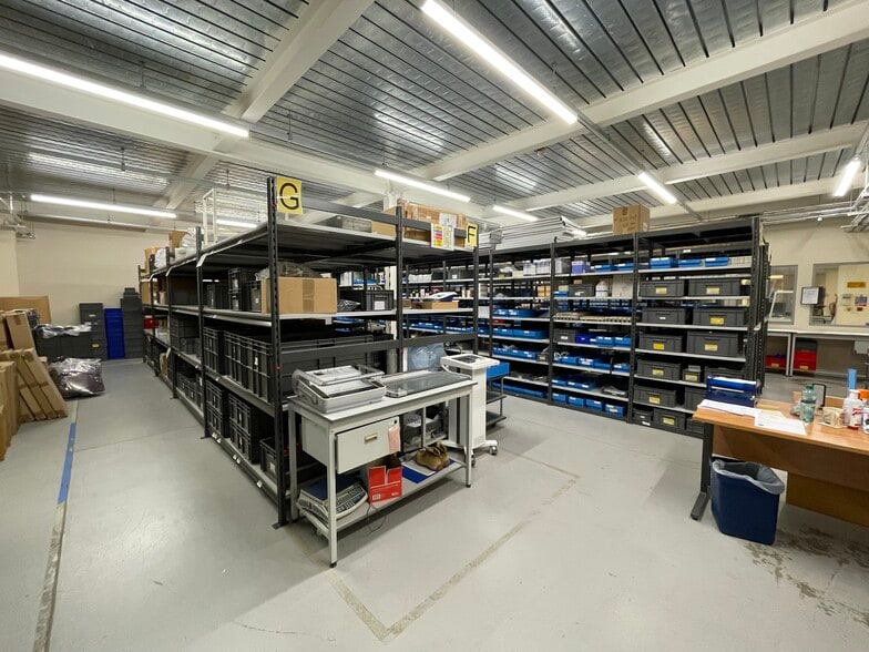 Grove Business Park, Wantage for sale - Interior Photo - Image 3 of 6