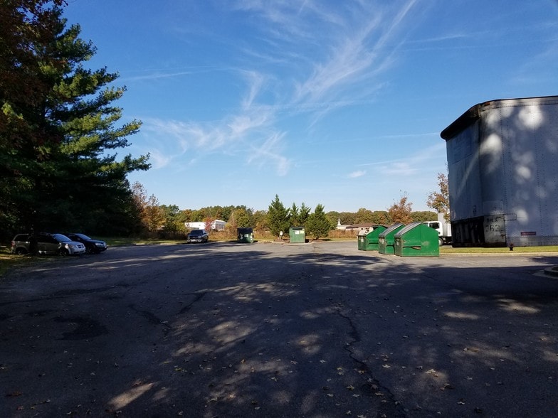 8 Jay Gould Ct, Waldorf, MD for lease - Building Photo - Image 3 of 11