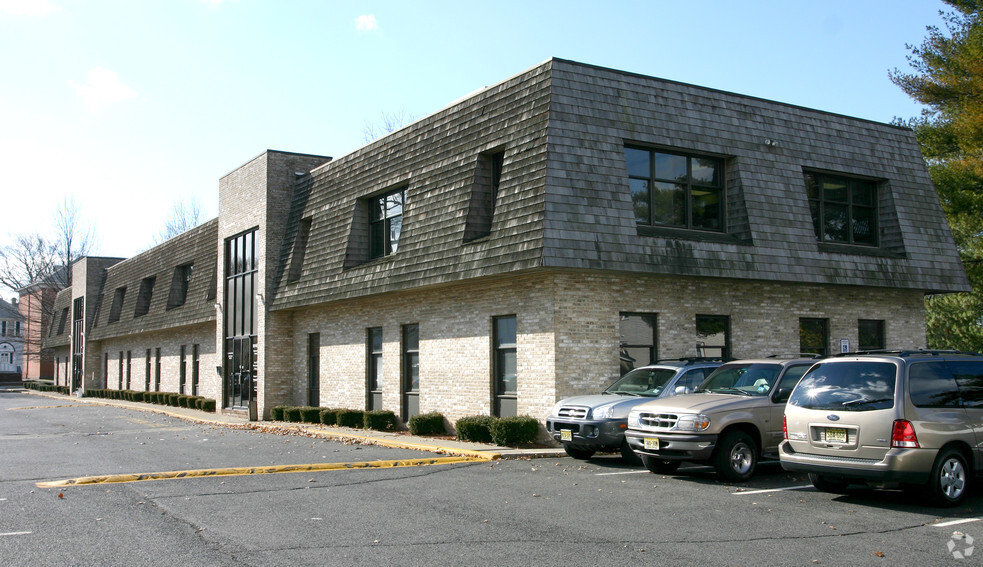 329 Belleville Ave, Bloomfield, NJ for lease - Building Photo - Image 2 of 4