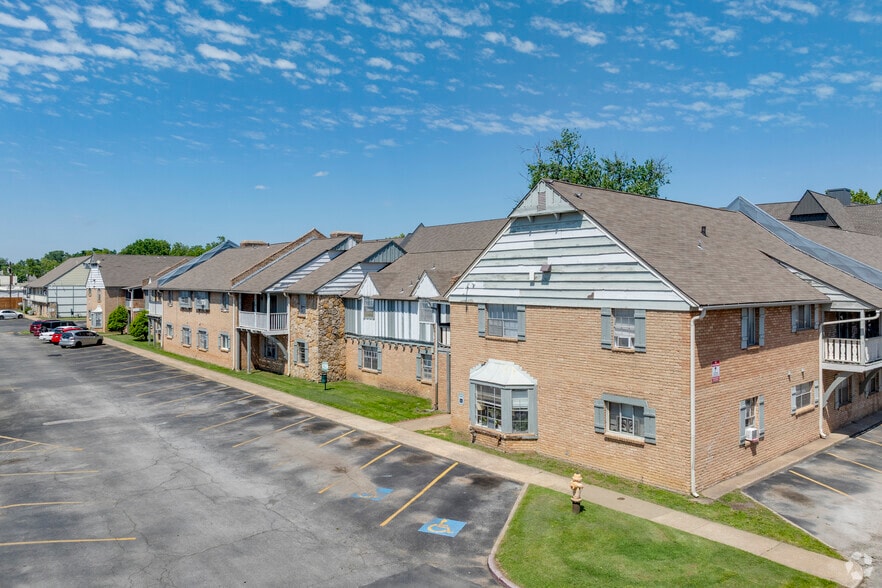 2217 E 59th St, Tulsa, OK for sale - Building Photo - Image 2 of 4