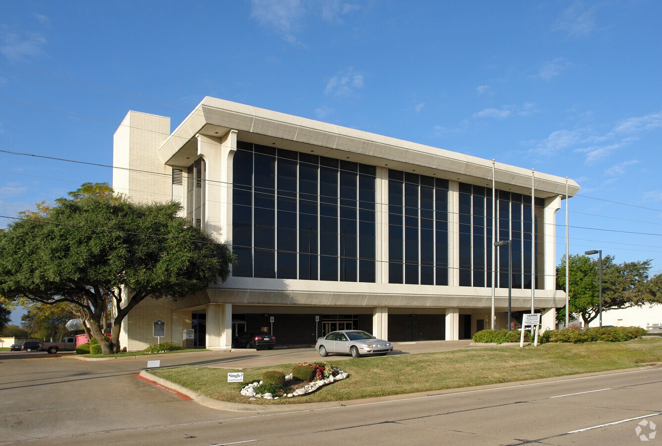 1425 N Dallas Ave, Lancaster, TX 75134 Office for Lease