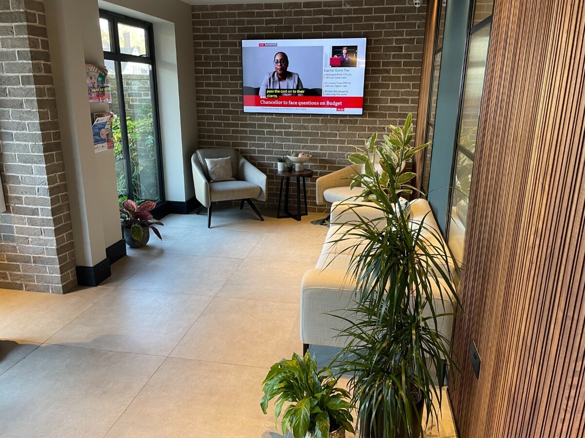 Chenies Av, Little Chalfont, BKM HP7 9FG - Unit 1 -  - Interior Photo - Image 1 of 2