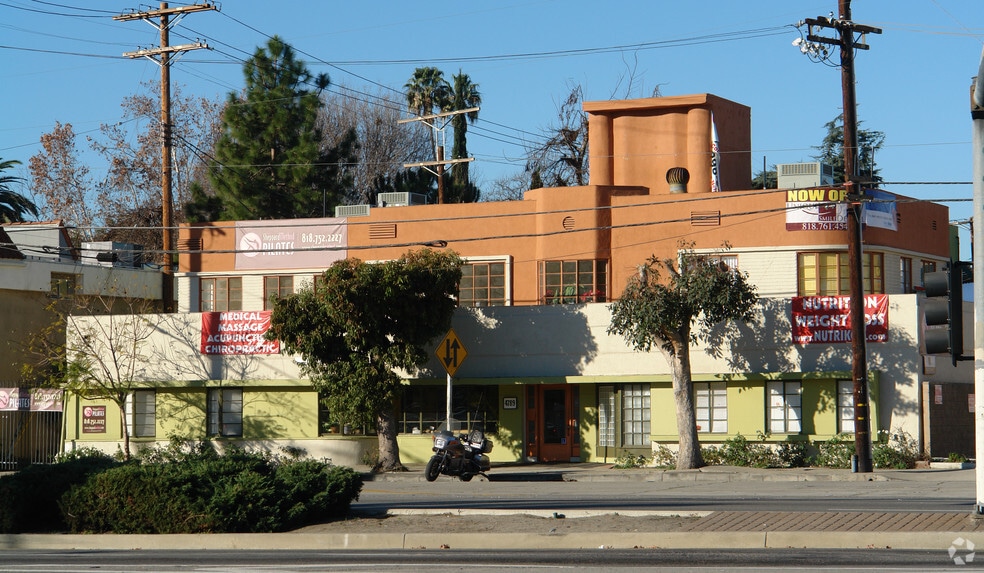4789 Vineland Ave, North Hollywood, CA for lease - Building Photo - Image 3 of 9
