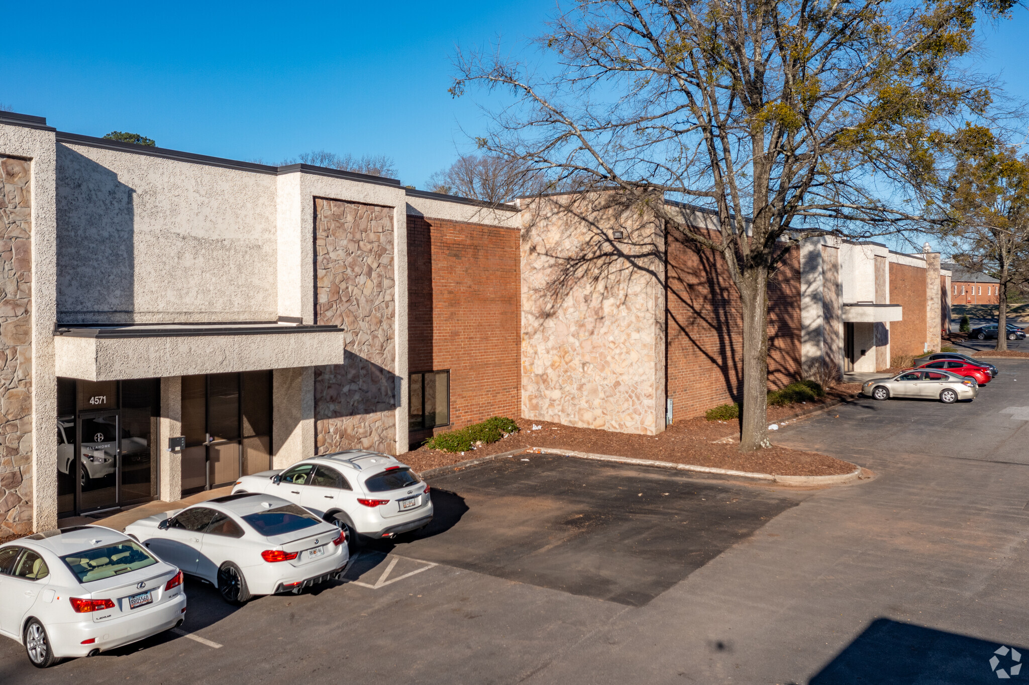 4565-4575 Winters Chapel Rd, Atlanta, GA for lease Building Photo- Image 1 of 16