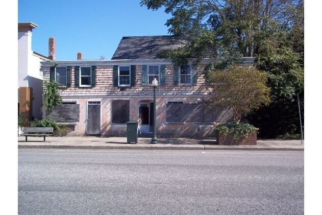 22 Windmill Ln, Southampton, NY for sale - Primary Photo - Image 1 of 1
