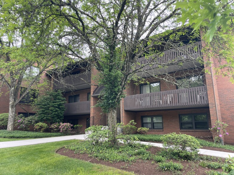 603 McKnight Park Dr, Pittsburgh, PA for lease - Building Photo - Image 2 of 19