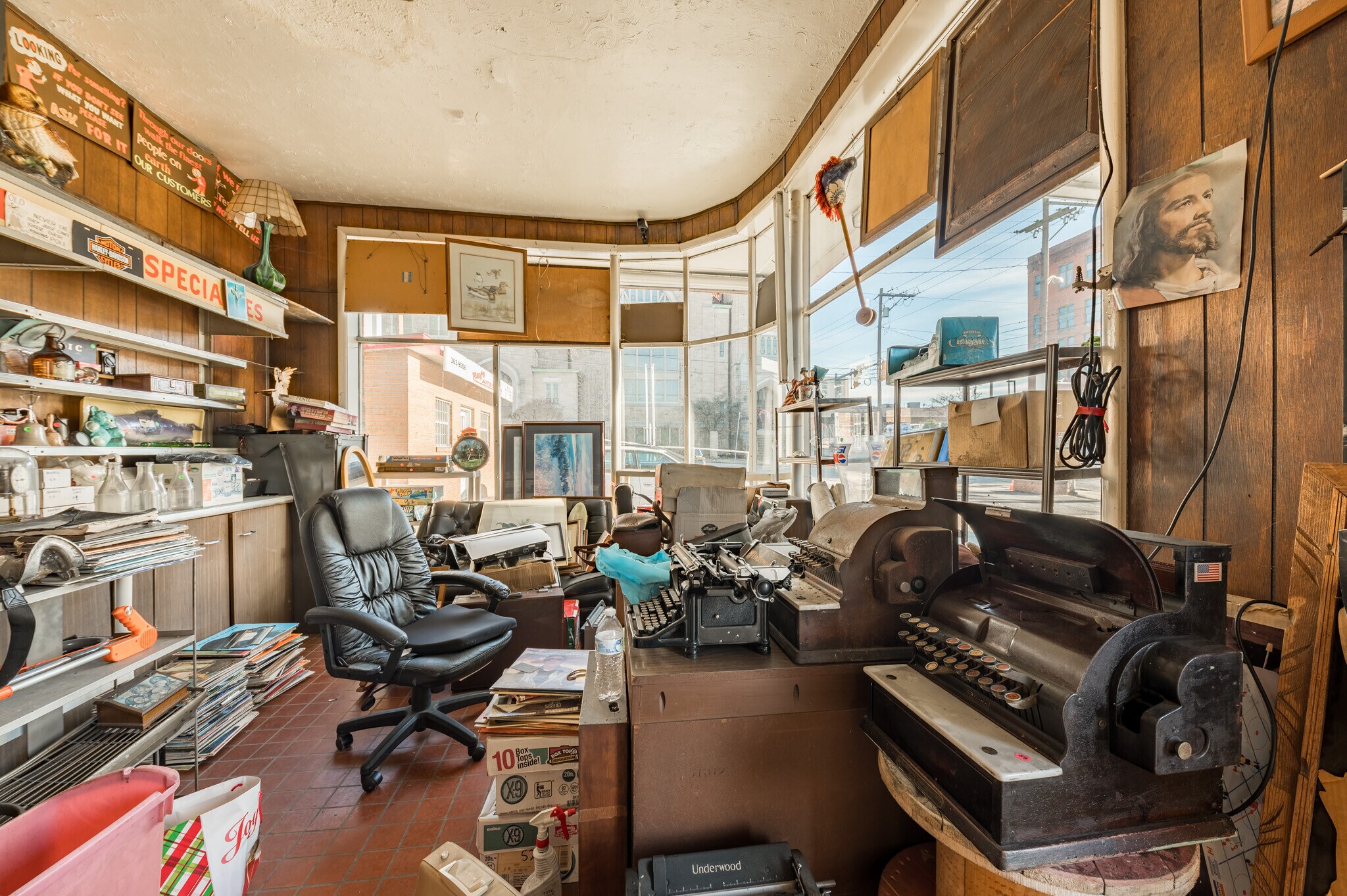 414 Corbin Pl, Fairmont, WV 26554 Gas/Service Station City Center