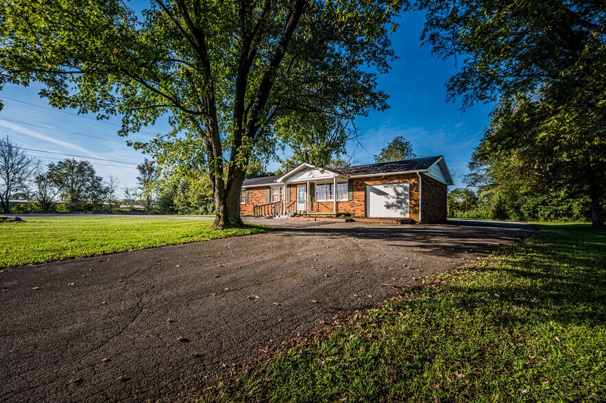 5993 Scottsville Rd, Bowling Green, KY 42104