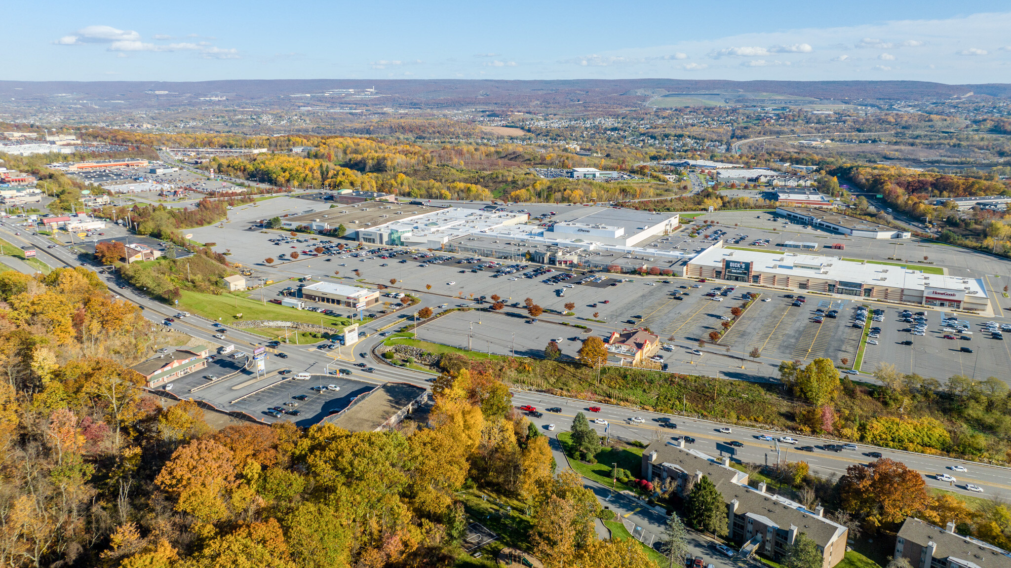 100 Viewmont Mall, Scranton, PA for lease Building Photo- Image 1 of 2