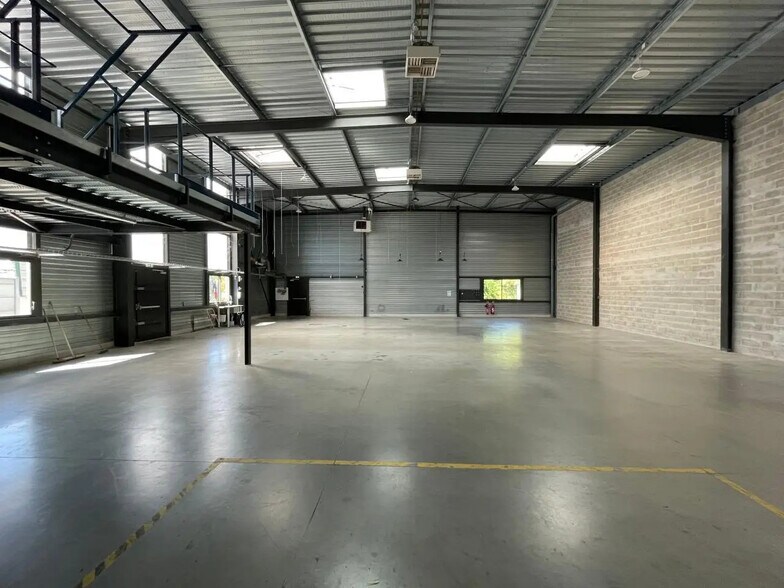 Flex in Sartrouville for sale - Interior Photo - Image 2 of 9