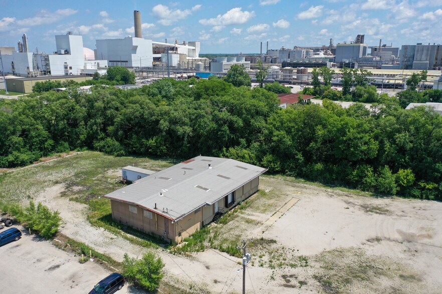 3990 E Harrison Ave, Decatur, IL for sale - Building Photo - Image 1 of 1