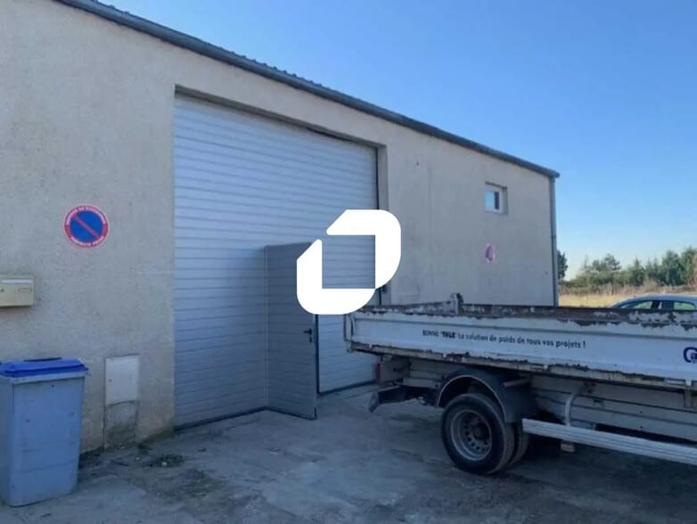 Flex in Saint-Nom-la-Bretèche for lease - Building Photo - Image 2 of 8