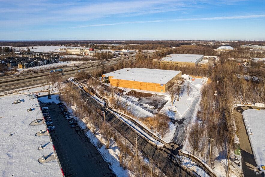 21500 Aut Transcanadienne, Baie-d'Urfé, QC for lease - Aerial - Image 2 of 4