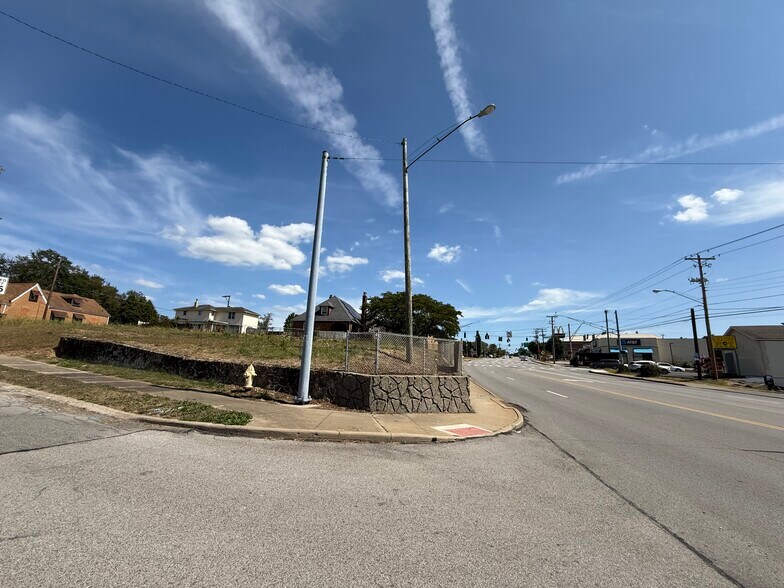 2119 Sunset Blvd, Steubenville, OH for sale - Building Photo - Image 3 of 9