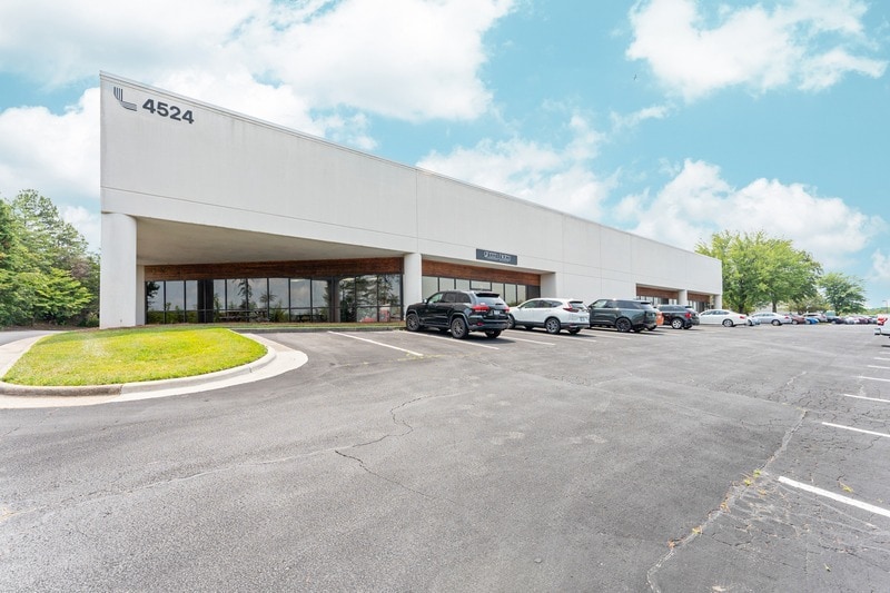 4524 Green Point Dr, Greensboro, NC for lease - Building Photo - Image 2 of 12