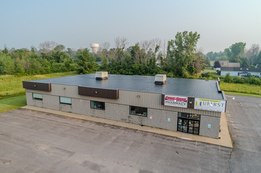 72 Champlain St, Rouses Point, NY for sale - Building Photo - Image 2 of 11