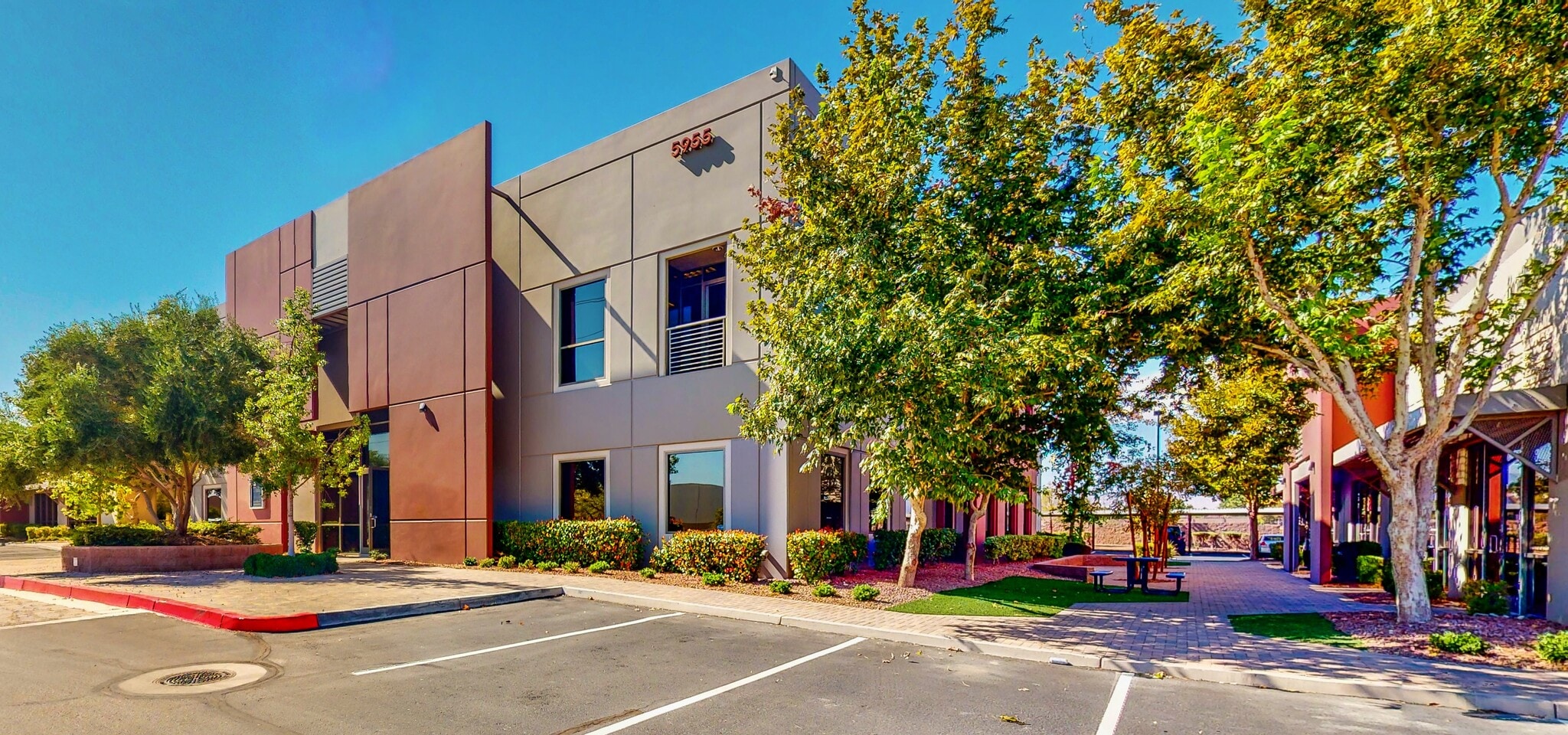 5955 Edmond St, Las Vegas, NV 89118 The Coop Cowork