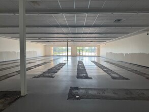 2905 N 15th St, Sheboygan, WI for lease Interior Photo- Image 2 of 4