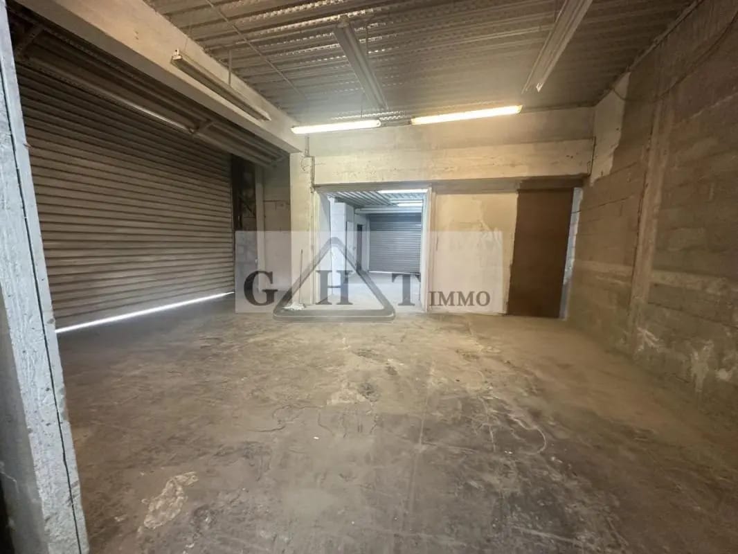 Industrial in Ivry-sur-Seine for sale Interior Photo- Image 1 of 11
