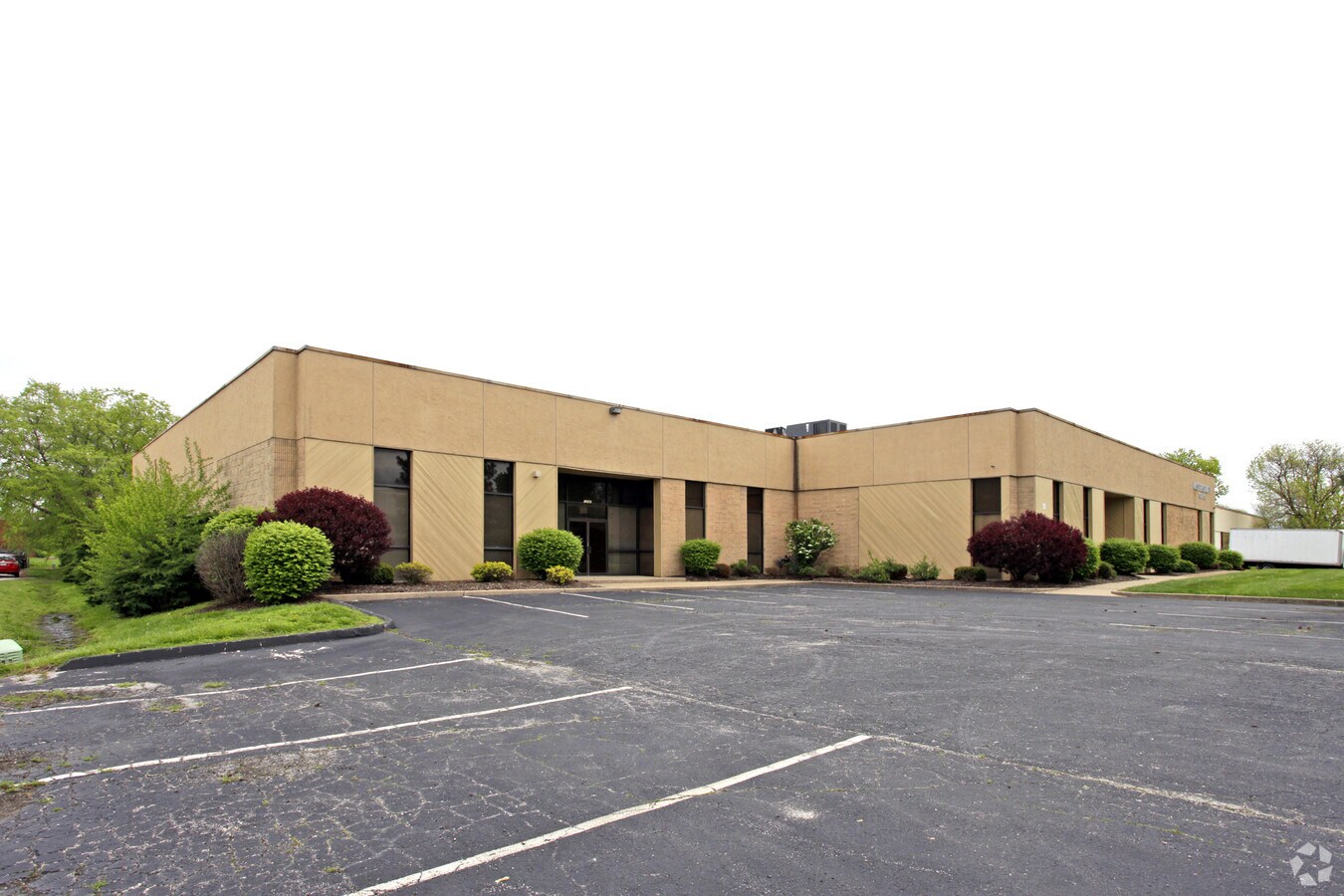 1374313747 Shoreline Ct E, Earth City, MO 63045