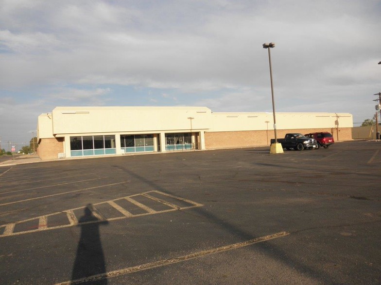 401 S Main Ave, Lovington, NM for lease - Primary Photo - Image 1 of 1