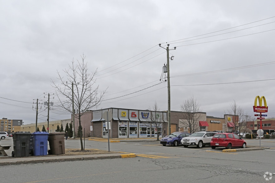 2600 Rue Victoria, Montréal, QC for lease - Building Photo - Image 2 of 3