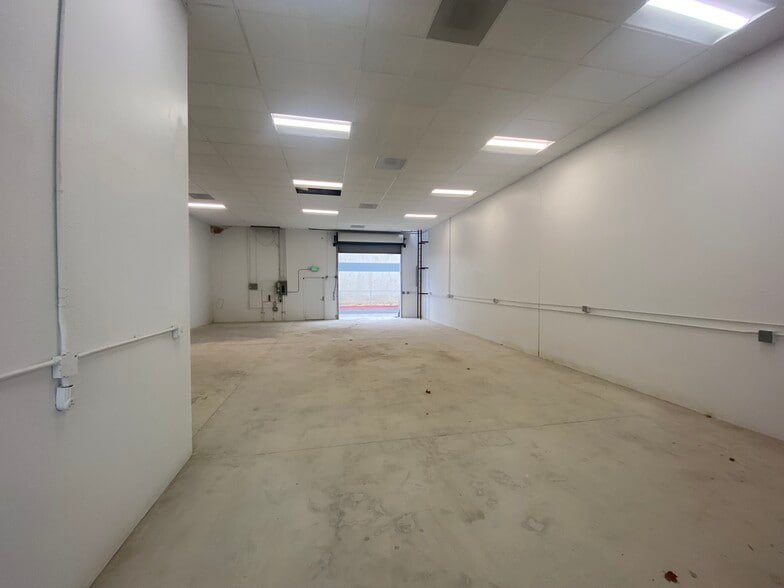 41755 Rider Way, Temecula, CA for lease - Building Photo - Image 2 of 4