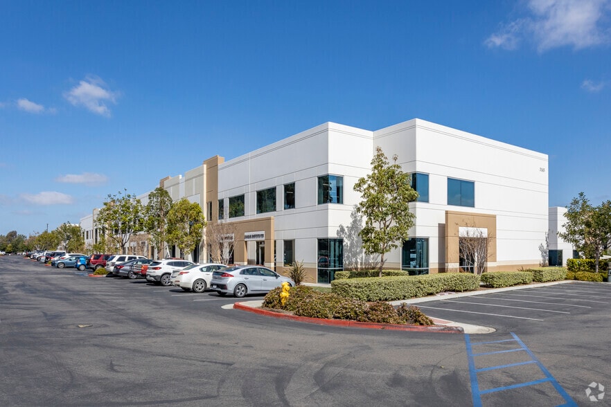 3145 Tiger Run Ct, Carlsbad, CA for lease - Primary Photo - Image 1 of 6