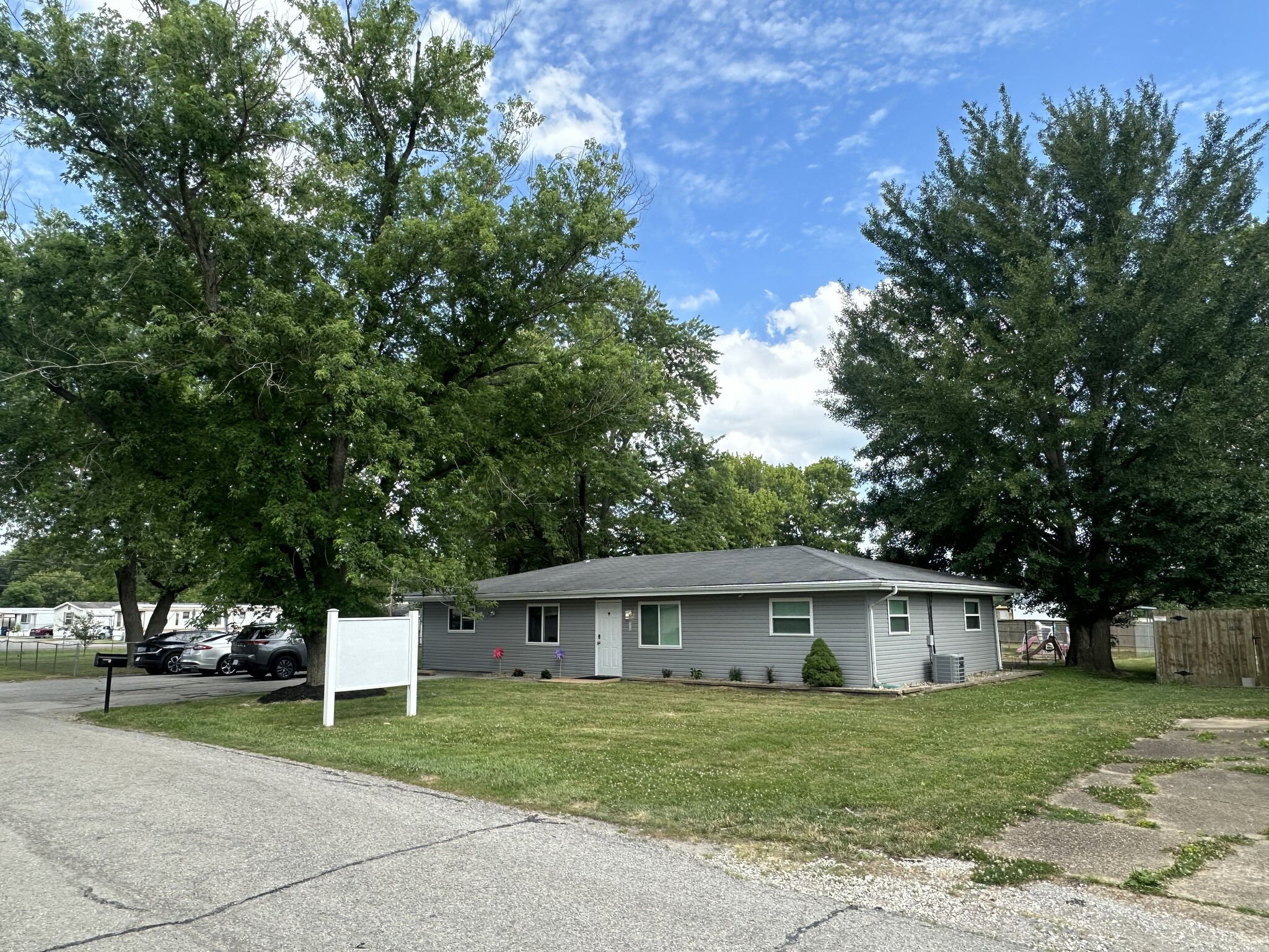 510 Maple Meadows Dr, Arnold, MO for sale Primary Photo- Image 1 of 10