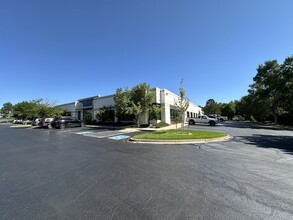 8020 Shaffer Pky, Littleton, CO for lease Building Photo- Image 2 of 19