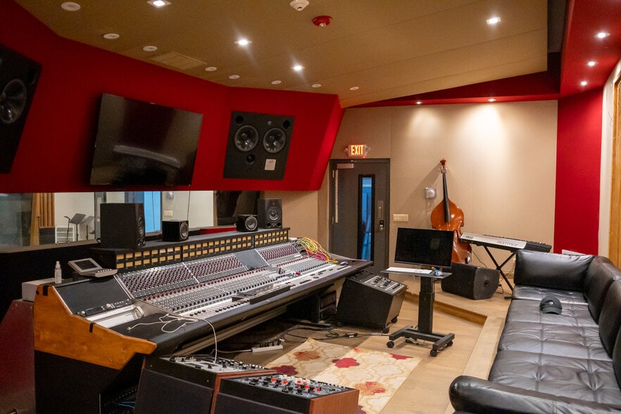 3416 W North Ave, Stone Park, IL for sale - Interior Photo - Image 3 of 7