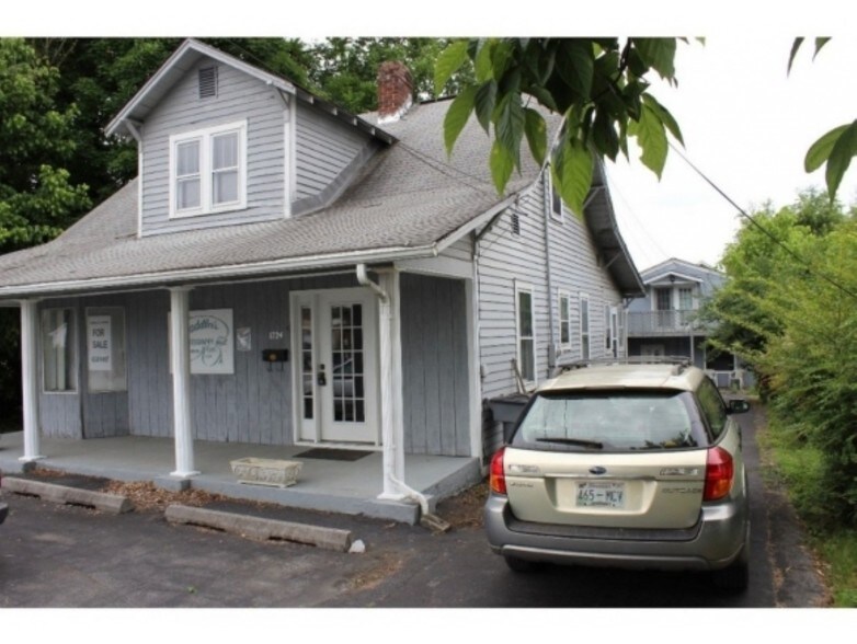 1724 Edgemont Ave, Bristol, TN 37620