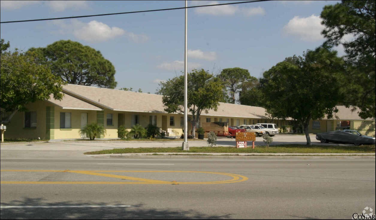 1005-1009 63rd Ave W, Bradenton, FL for sale Primary Photo- Image 1 of 1