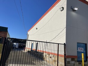 2319 S 2nd Ave, Dallas, TX for lease Building Photo- Image 2 of 4