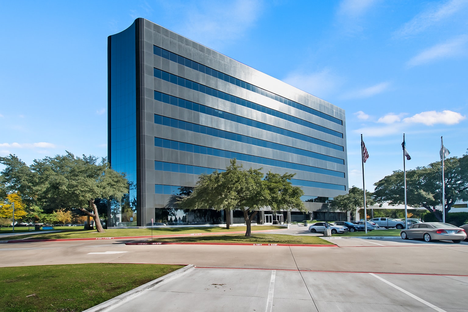 1420 W Mockingbird Ln, Dallas, TX for lease Building Photo- Image 1 of 17