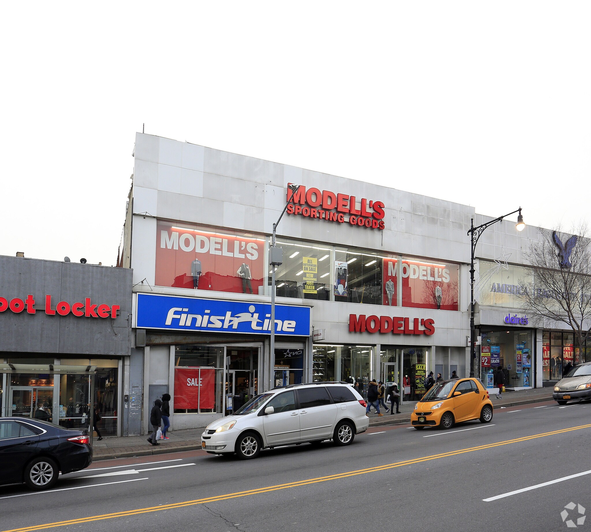 270 E Fordham Rd, Bronx, NY 10458 Retail for Lease