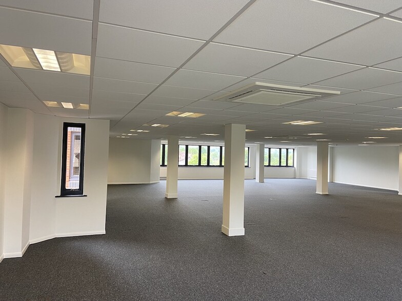 7 Perrymount Rd, Haywards Heath for lease - Interior Photo - Image 2 of 4