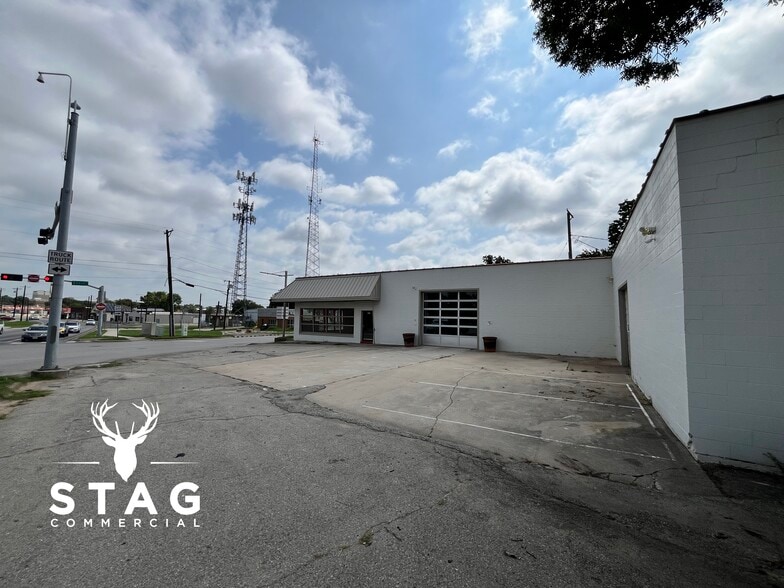 201 Eagle Dr, Denton, TX for lease - Building Photo - Image 3 of 15