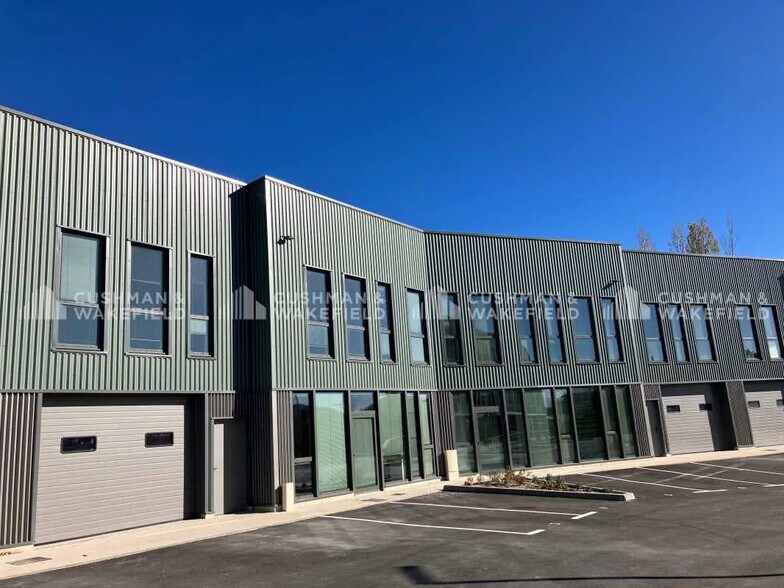 1410 Route Nationale 396, Aubagne for lease - Building Photo - Image 1 of 13