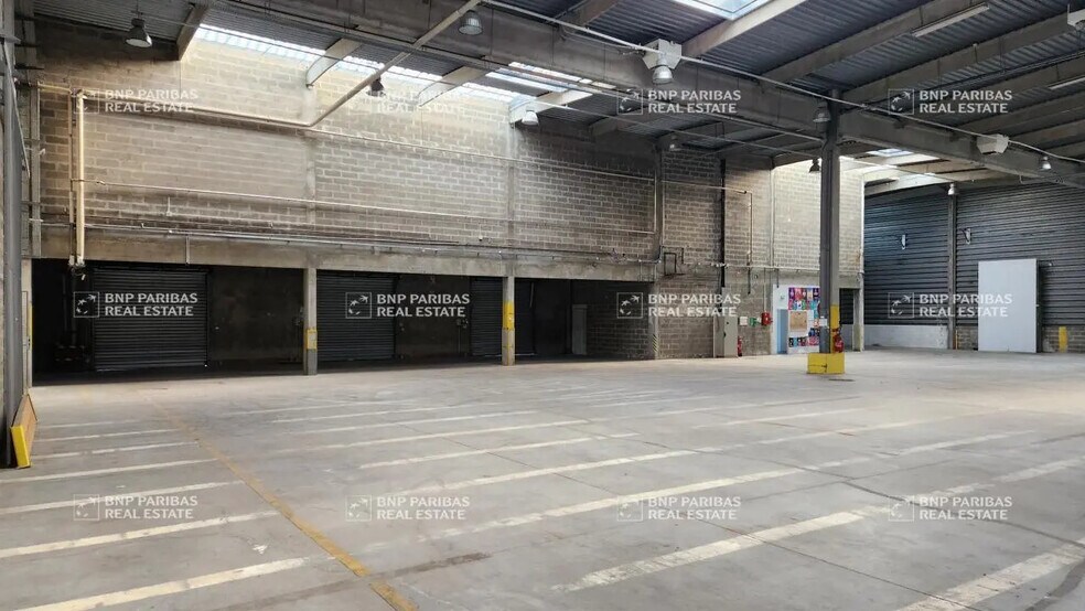 Flex in Sucy-en-Brie for lease - Building Photo - Image 3 of 10