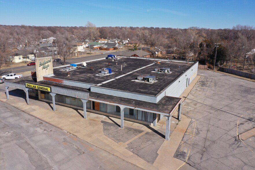 2745 Boulevard, Wichita, KS for sale - Primary Photo - Image 1 of 3