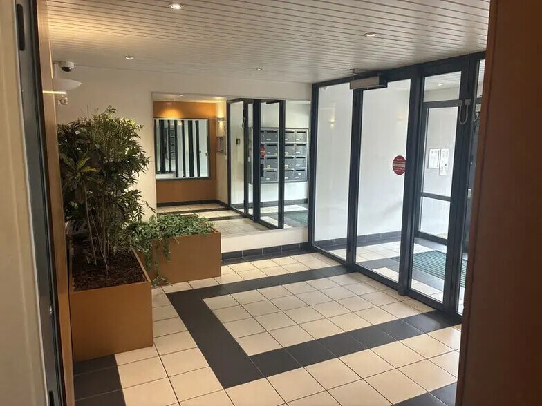 54 Boulevard Jean XXIII, Nantes for lease - Lobby - Image 1 of 6