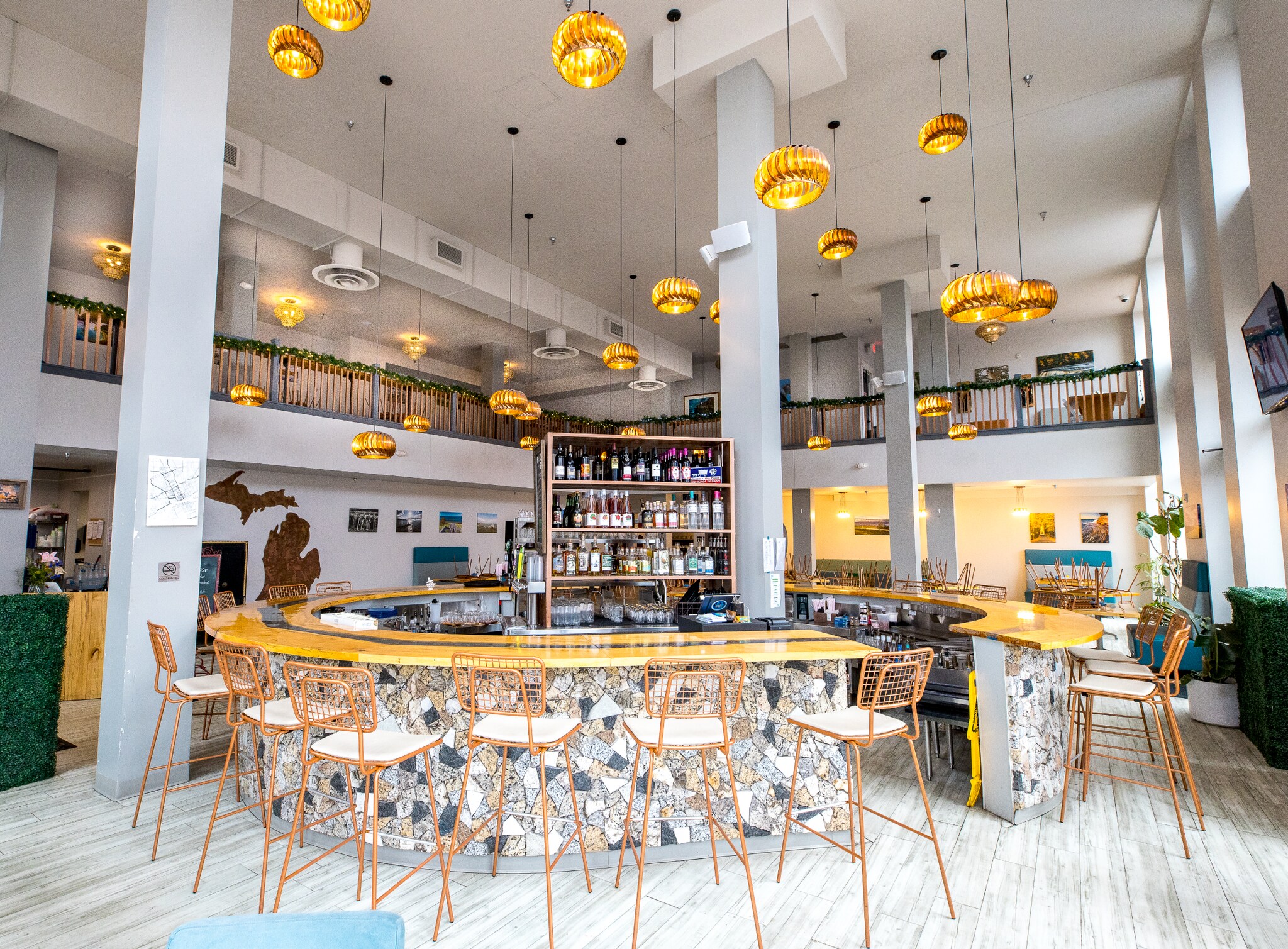 213 Center Ave, Bay City, MI for lease Interior Photo- Image 1 of 2