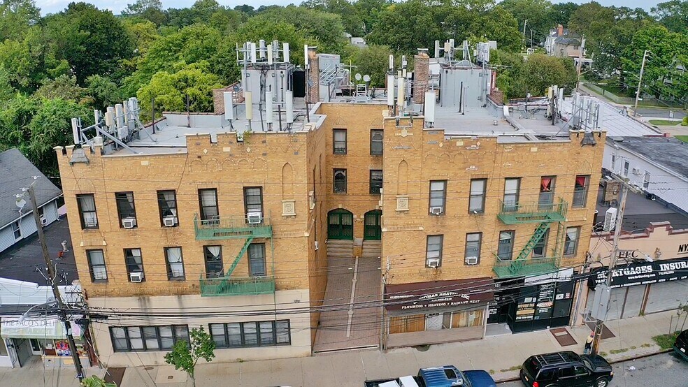 239-241 Main St, Staten Island, NY for sale - Building Photo - Image 1 of 1