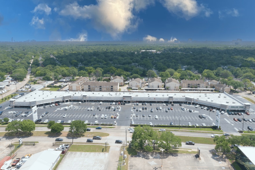 1801 S Dairy Ashford St, Houston, TX for lease - Building Photo - Image 2 of 9