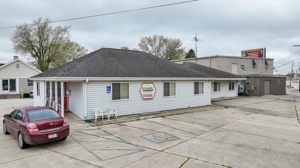 706 N Main St, Monticello, IN for sale - Building Photo - Image 1 of 1